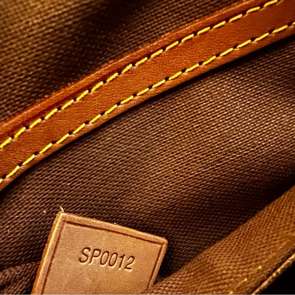 Louis Vuitton Bag - Picture 2 of 5